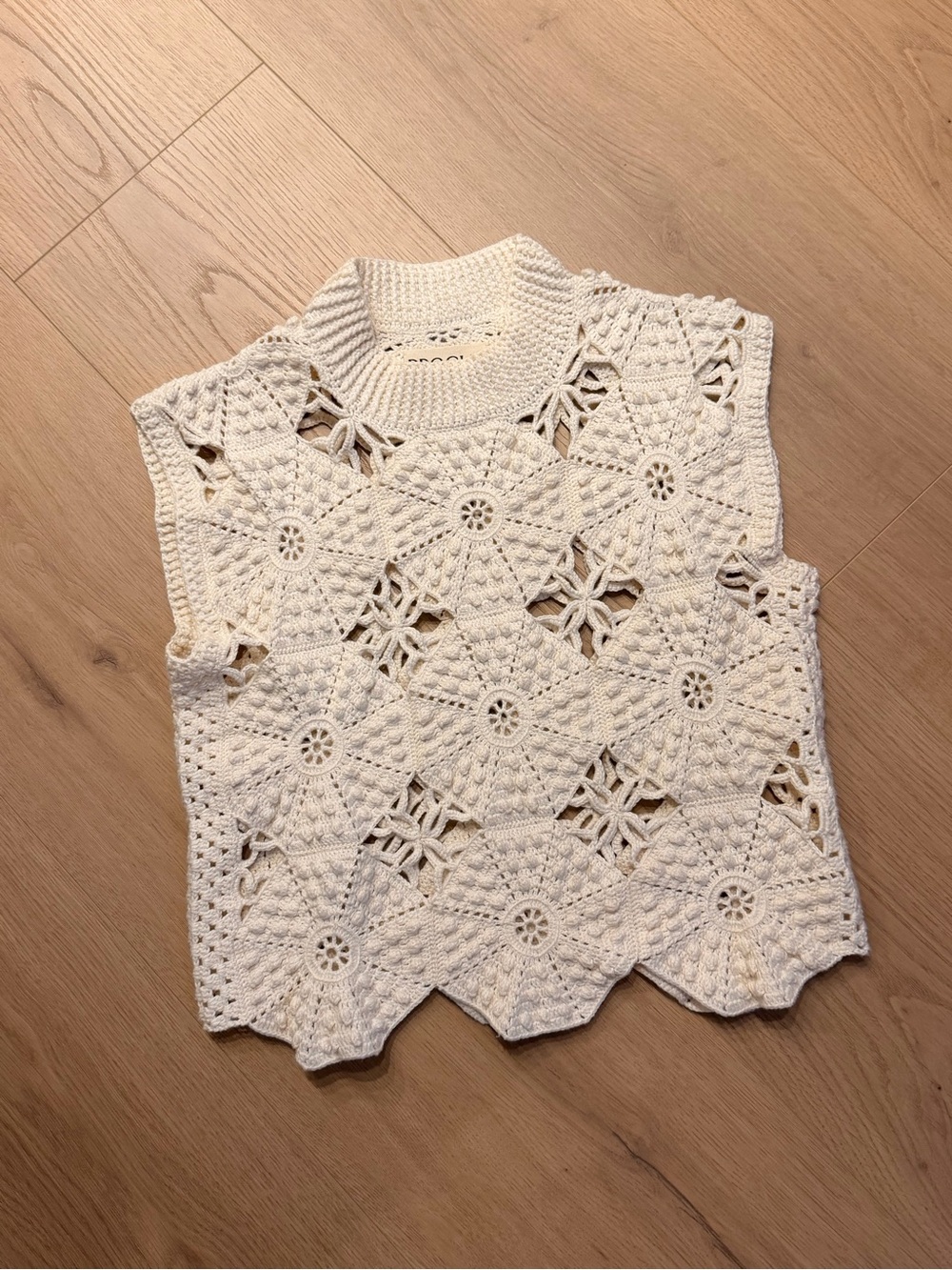 Proche Studio Nona Crochet Vest - Picture 5 of 8